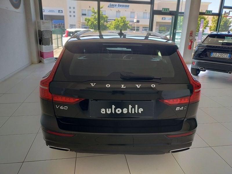 Volvo V60 Cross Country B4 (d) AWD Geartronic Business Pro