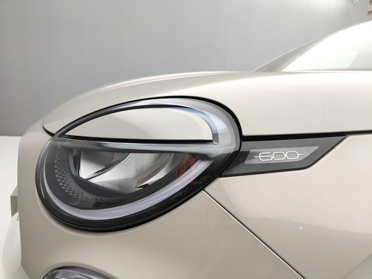 FIAT 600 IV 2023 1.2 MHEV 110CV DCT LA PRIMA