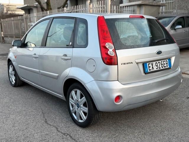 Ford Fiesta 1.4 16V 5p. Ghia Euro 4 adatta a neopatentati