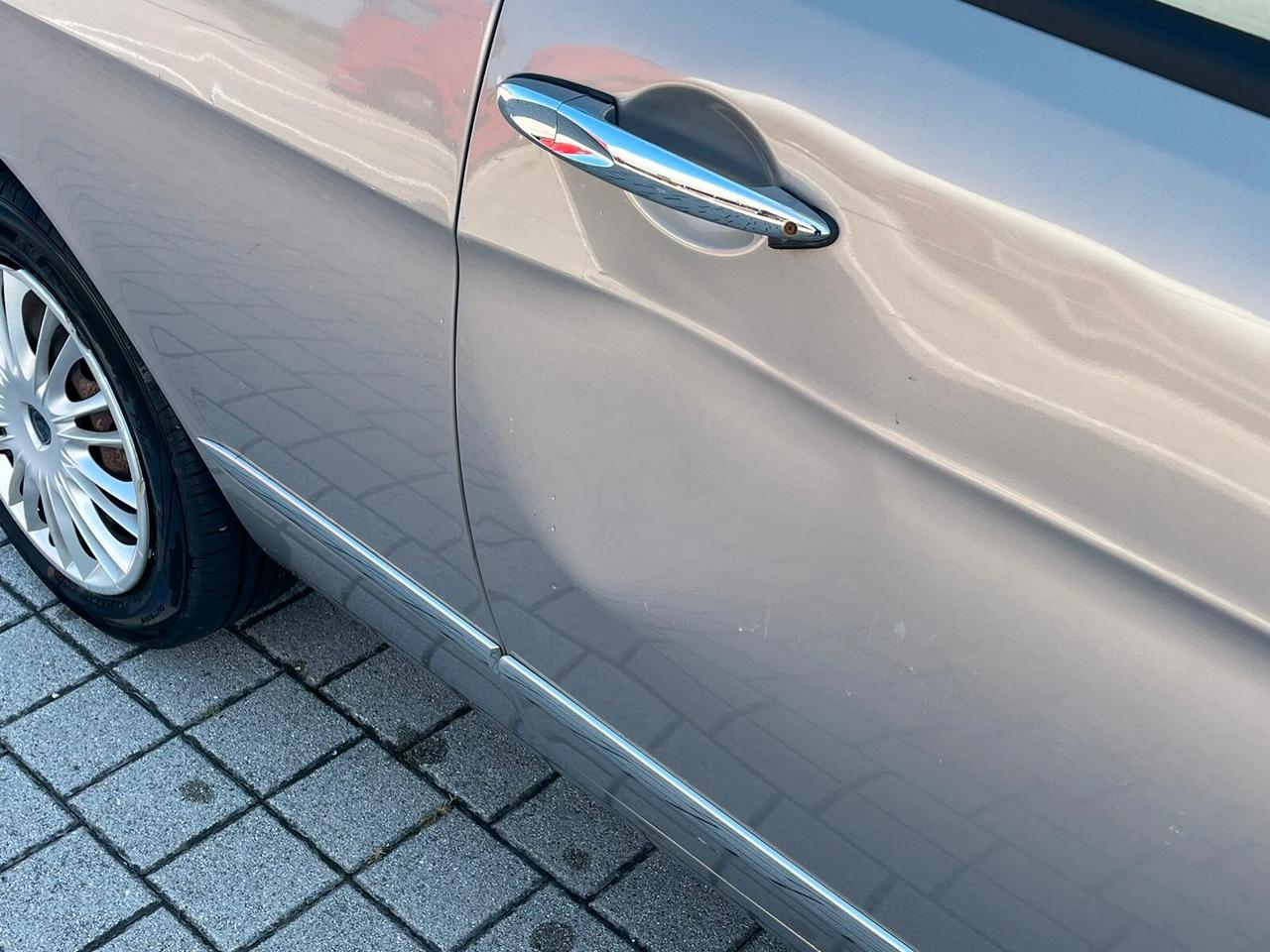 Lancia Ypsilon Neopatentati