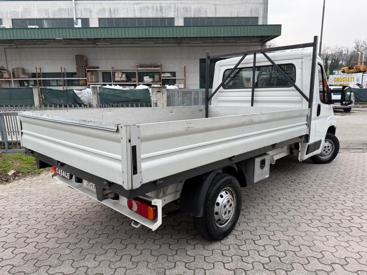 Peugeot Boxer 35 2.2 BlueHDi 140 S&S PL Cabinato
