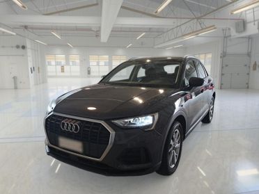 AUDI Q3 40 TDI quattro S tronic Business