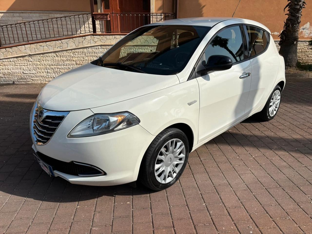 Lancia Ypsilon 1.3 MJT 16V 95 CV 5 porte S&S Platinum//