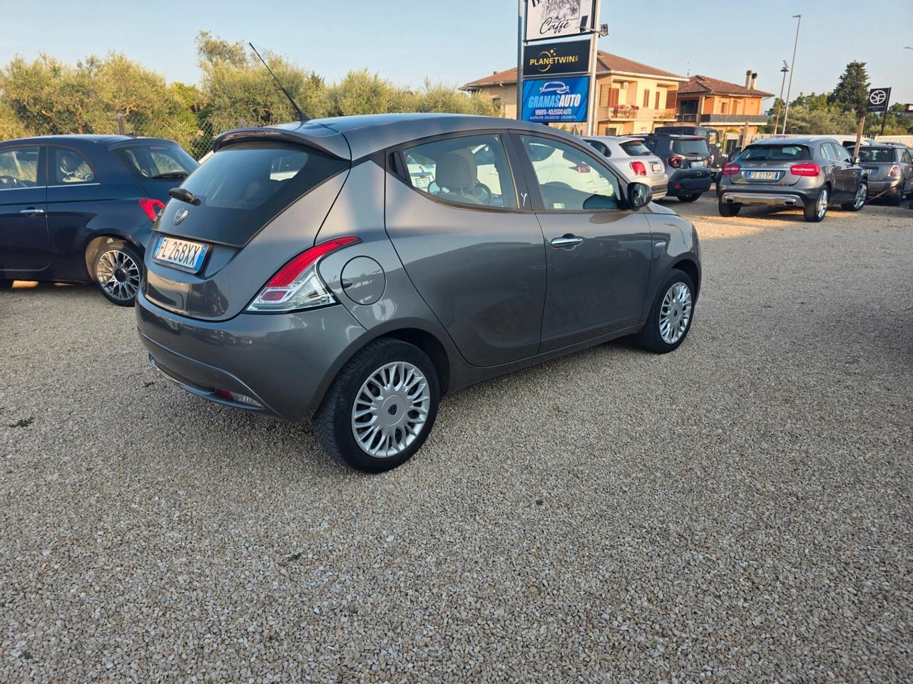 Lancia Ypsilon 1.2 69 CV 5 porte Silver