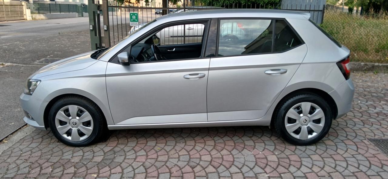 Skoda Fabia 1.0 benzina neopatentati