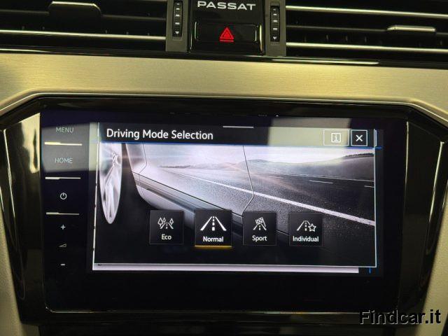 VOLKSWAGEN Passat Variant 2.0 TDI EVO DSG R-Line "Full Optional"