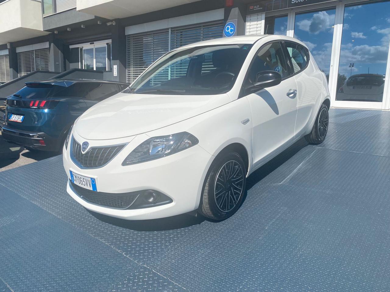 Lancia Ypsilon 1.0 FireFly 5 porte S&S Hybryd Gold