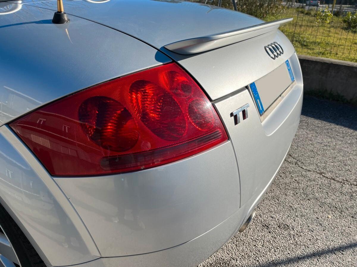Audi TT Roadster 1.8 T 20V 179 CV cat
