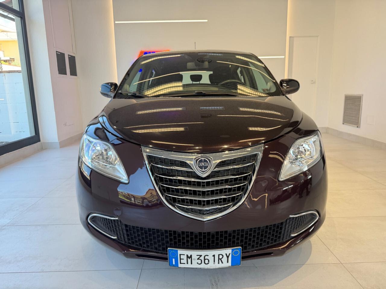 Lancia Ypsilon 1.2 69 CV 5 porte S&S Platinum