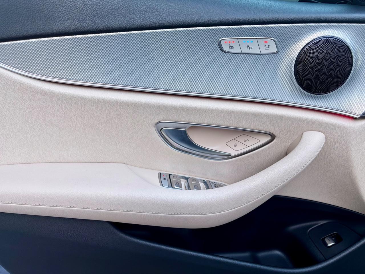 Mercedes-benz E 220 4 MATIC BOOK MERCEDES SEDILI CLIMATIZZATI