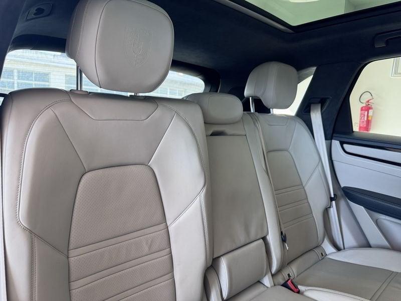 Porsche Cayenne 3.0 V6 E-HYBRID