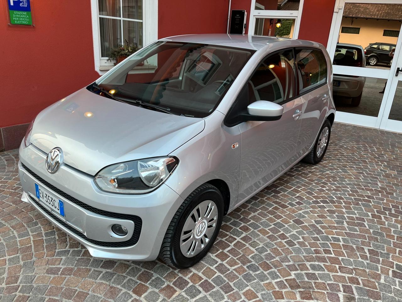 Volkswagen UP 1.0 cc - benzina/metano PER NEOPATENTATI