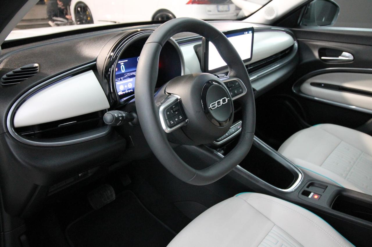 FIAT 600 1.2 HYBRID LA PRIMA 110 CV
