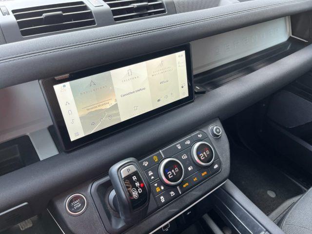 LAND ROVER Defender 110 3.0D I6 200CV AWD AUTO S TOTAL BLACK