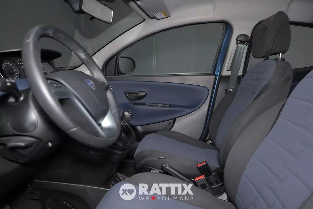 Lancia Ypsilon 1.0 Firefly Hybrid 70CV Platino