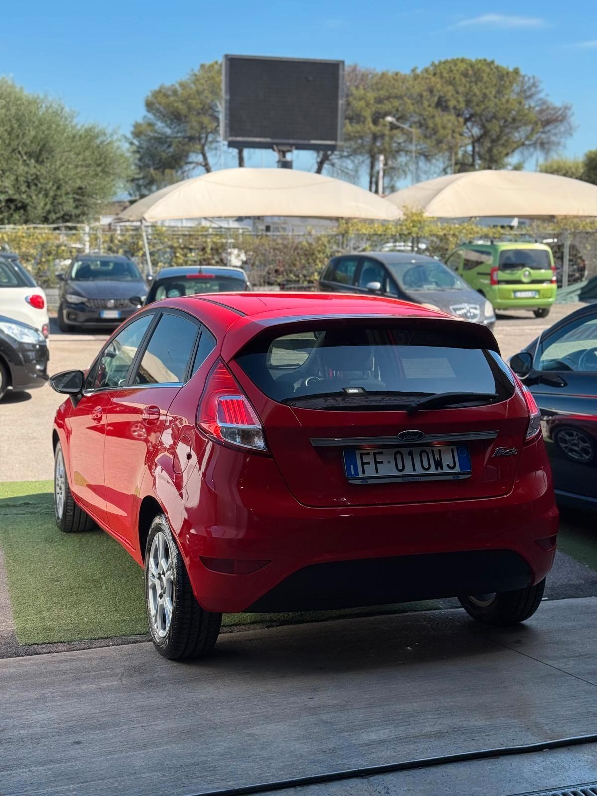 Ford Fiesta 1.4 5 porte Bz.- GPL Black & White Edition