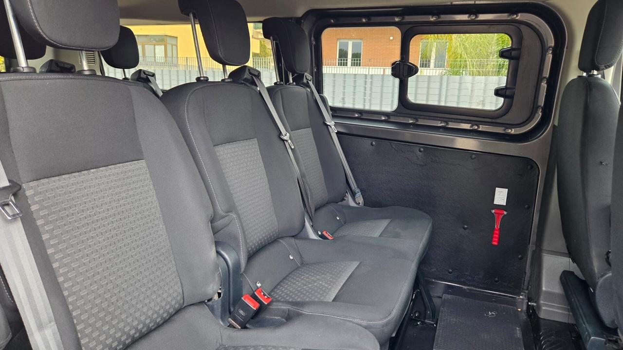 Ford Transit Custom 9 Posti Titanium prolungato Uni pro