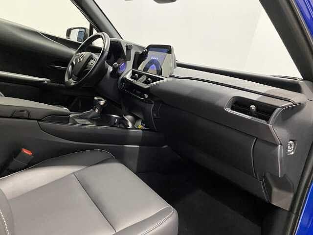 Lexus UX Hybrid Design