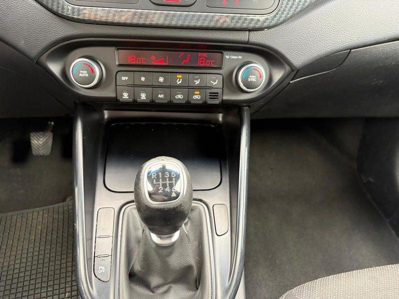 Kia Carens 1.7 CRDi 115 CV Class 7 posti
