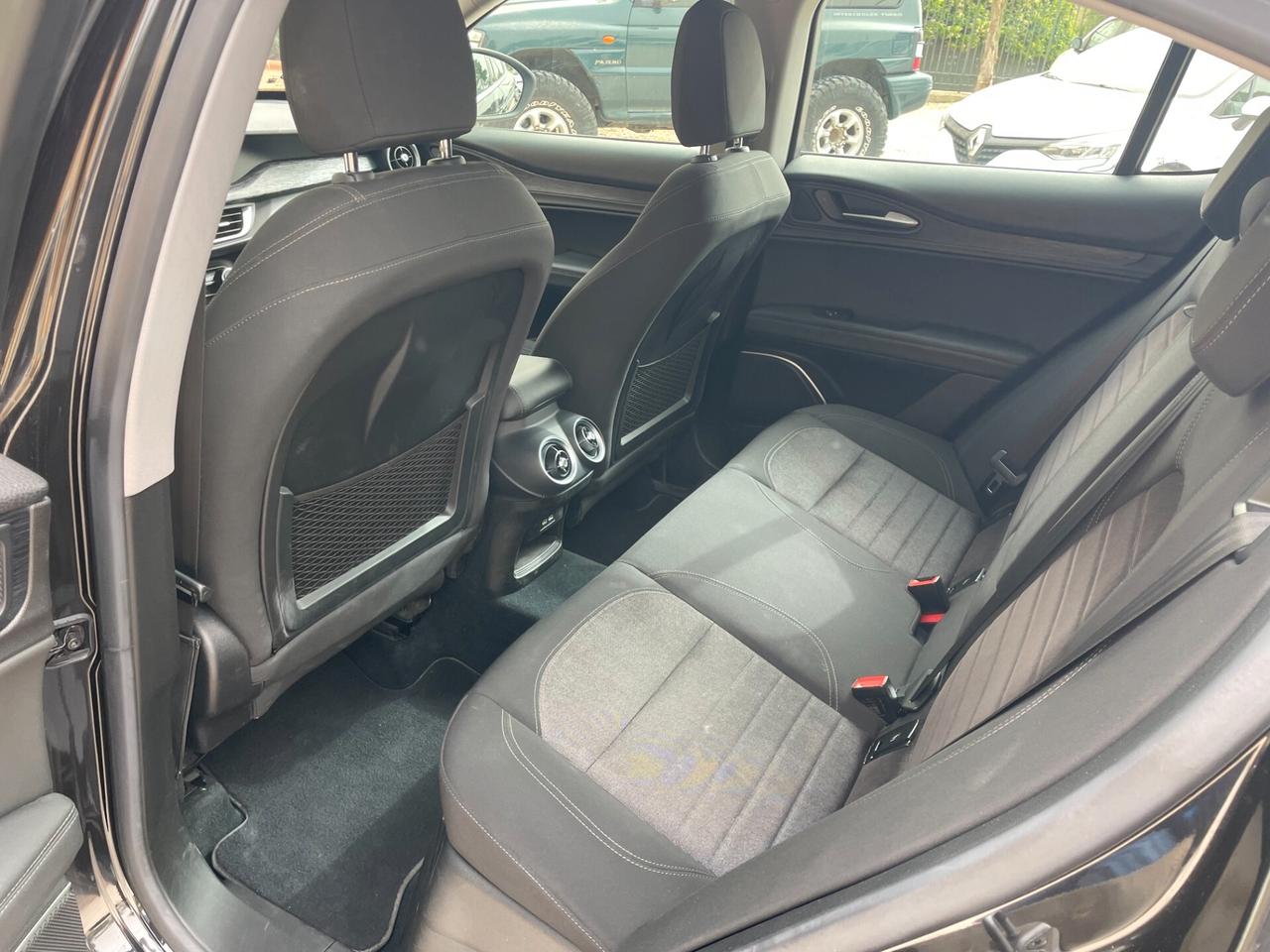 Alfa Romeo Stelvio 2.2 Turbodiesel 160 CV AT8 RWD Business