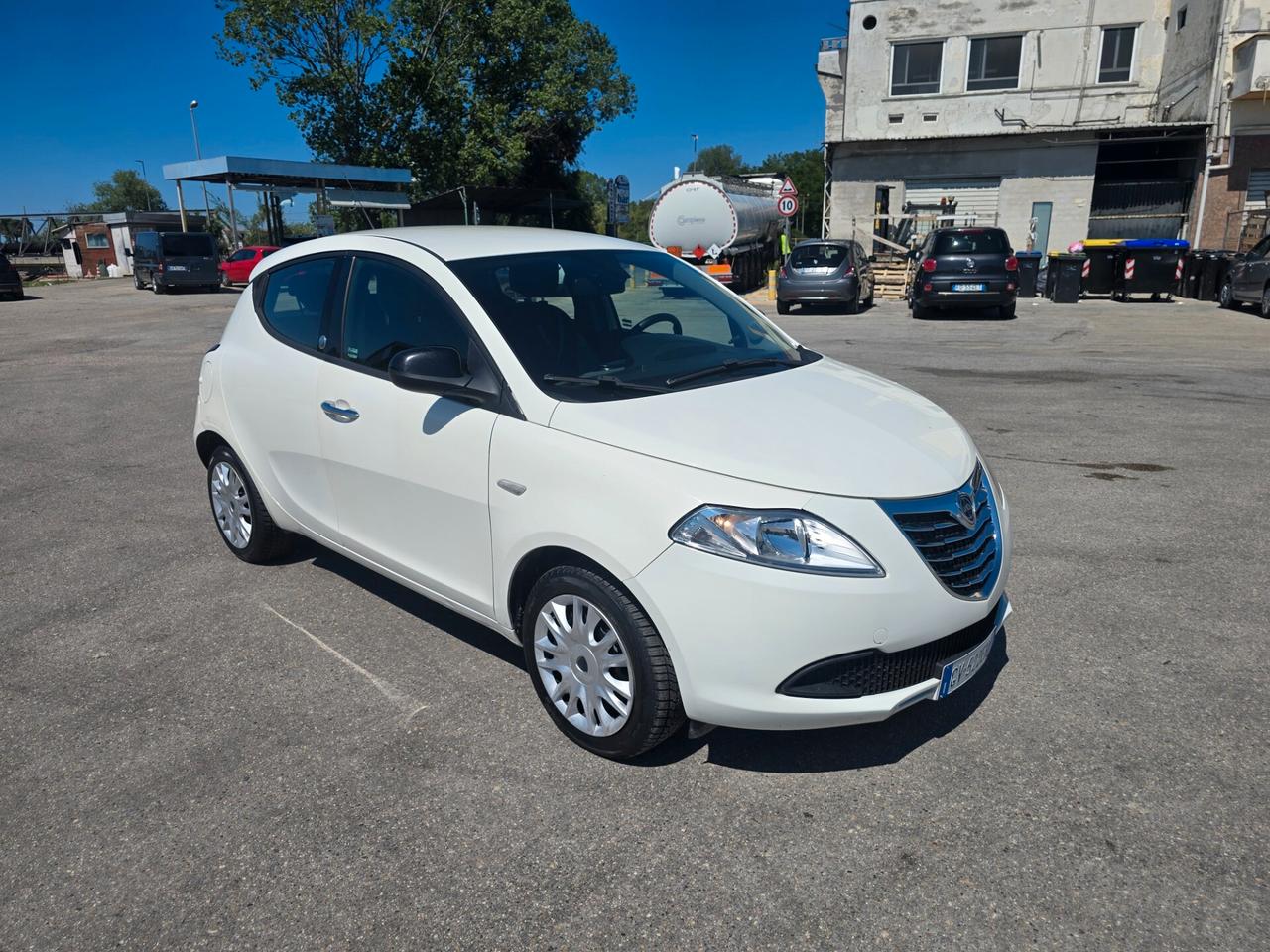 Lancia Ypsilon 1.2 69 CV 5 porte GPL Ecochic Silver
