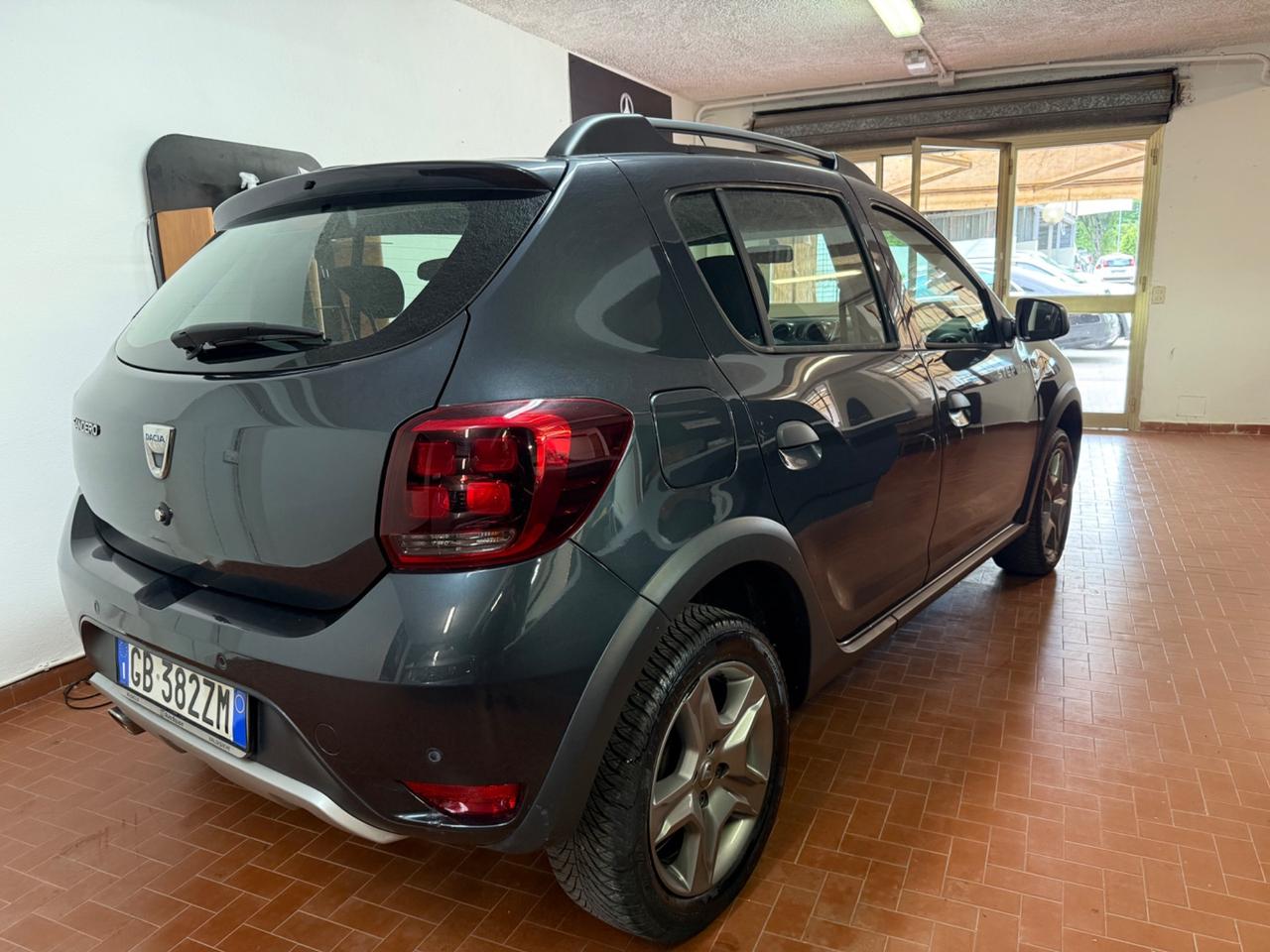 Dacia Sandero Stepway 1.0 TCe 100CV ECO-G 15th Anniversary