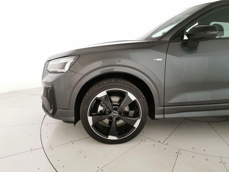 Audi Q2 30 2.0 tdi Identity Black