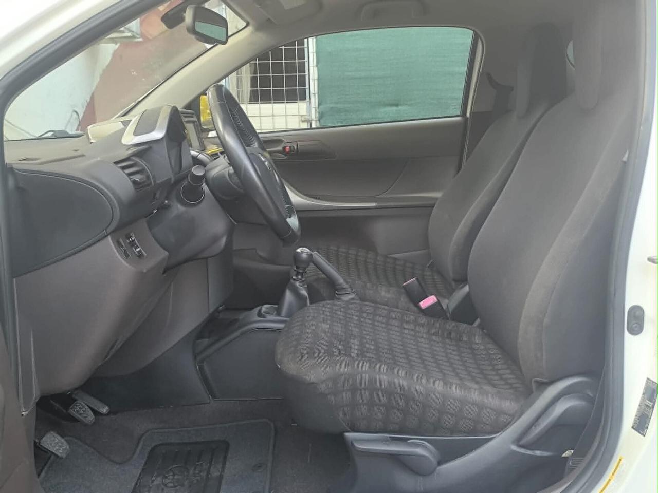 Toyota iQ 1.0