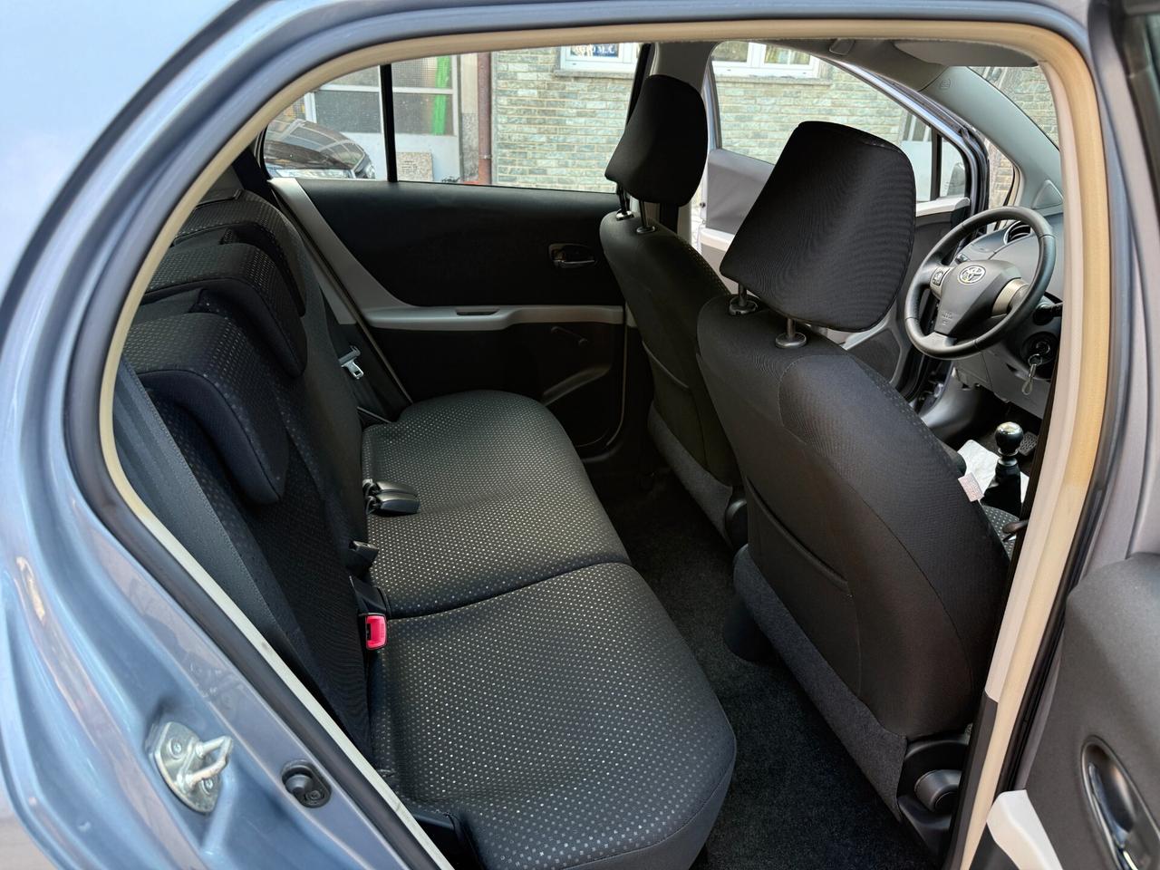 Toyota Yaris 1.0 5 porte Sol OK NEOPATENTATI