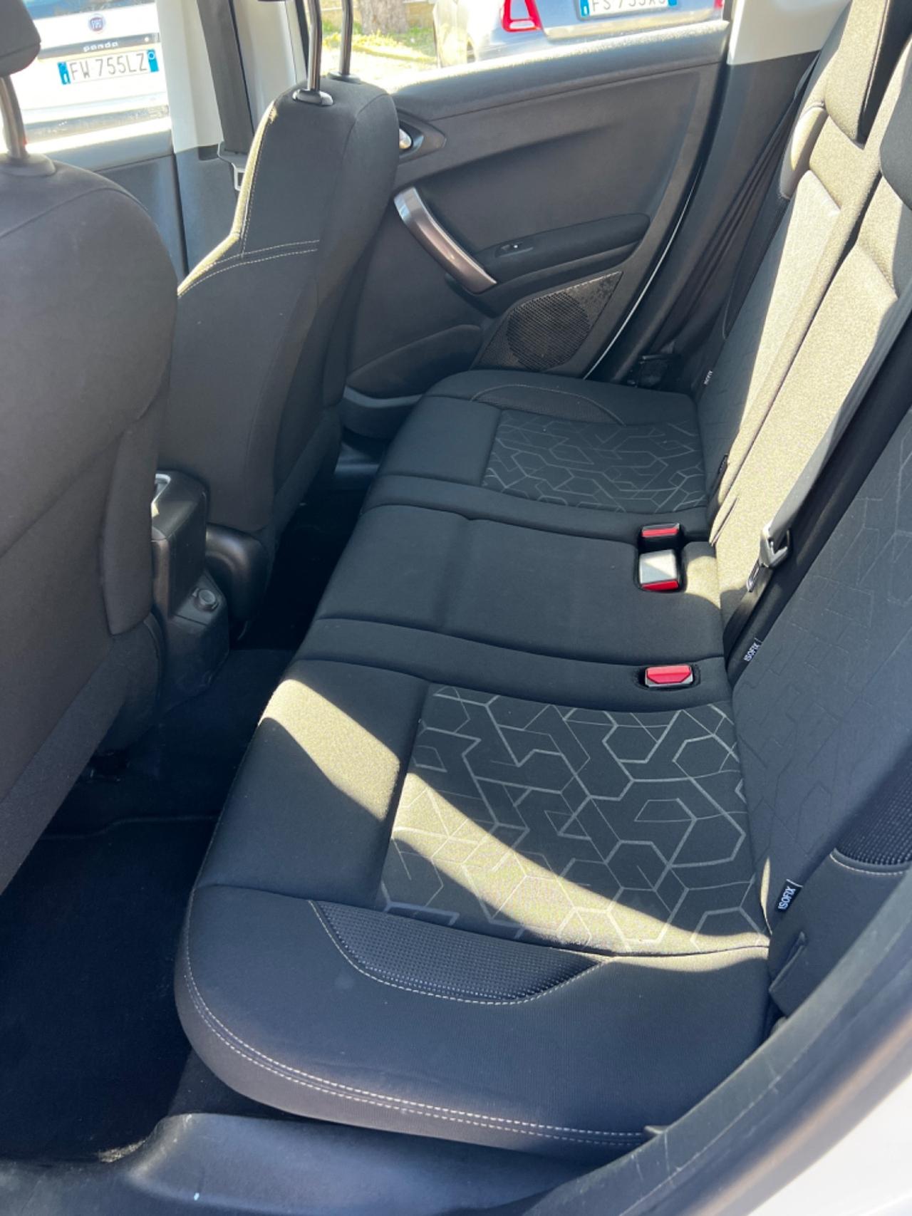 Peugeot 2008 1.2 VTi 82CV Allure come nuovaaa!!