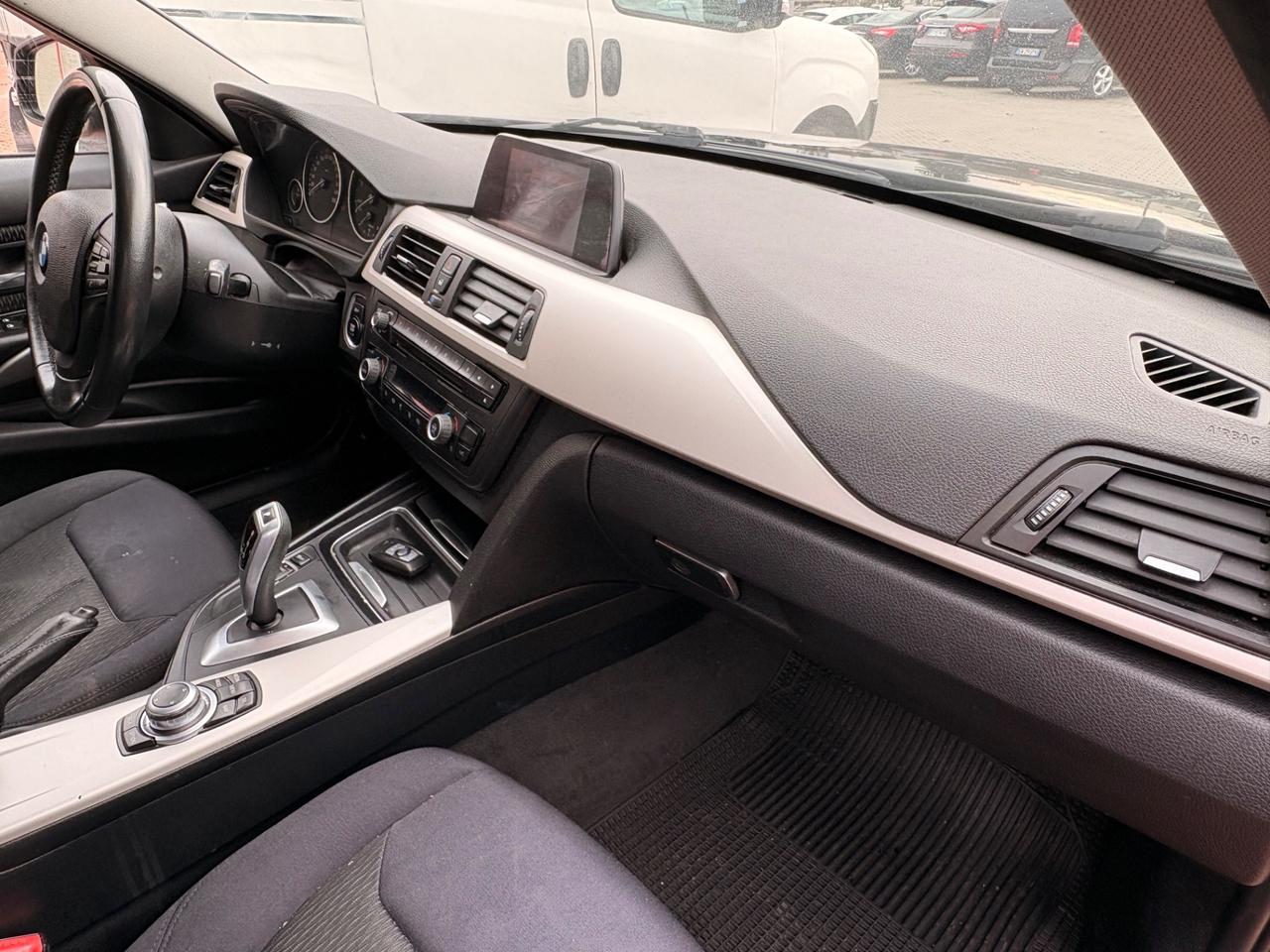 Bmw 116 116d 5p. Urban