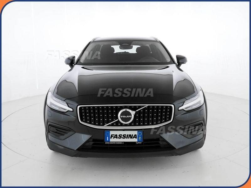 Volvo V60 Cross Country B4 (d) AWD automatico Core