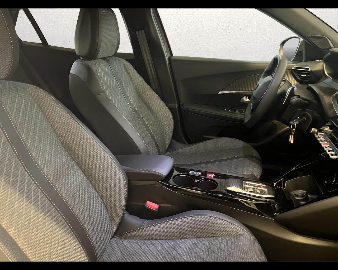 PEUGEOT 2008 Allure Hybrid 145 e-DCS6