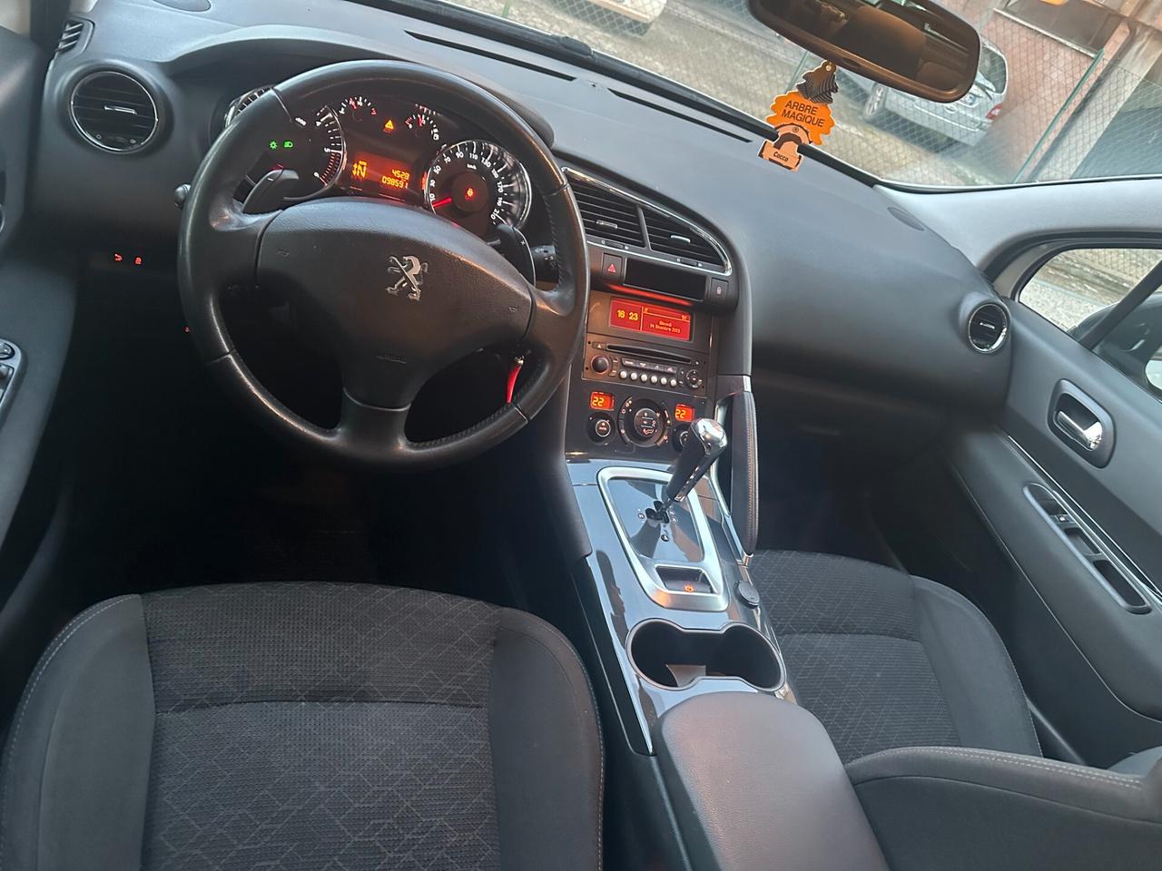 Peugeot 3008 1.6 HDi 115CV AUT.