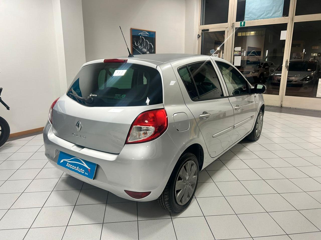 Renault Clio 1.2B SOLO 51.000KM 2011