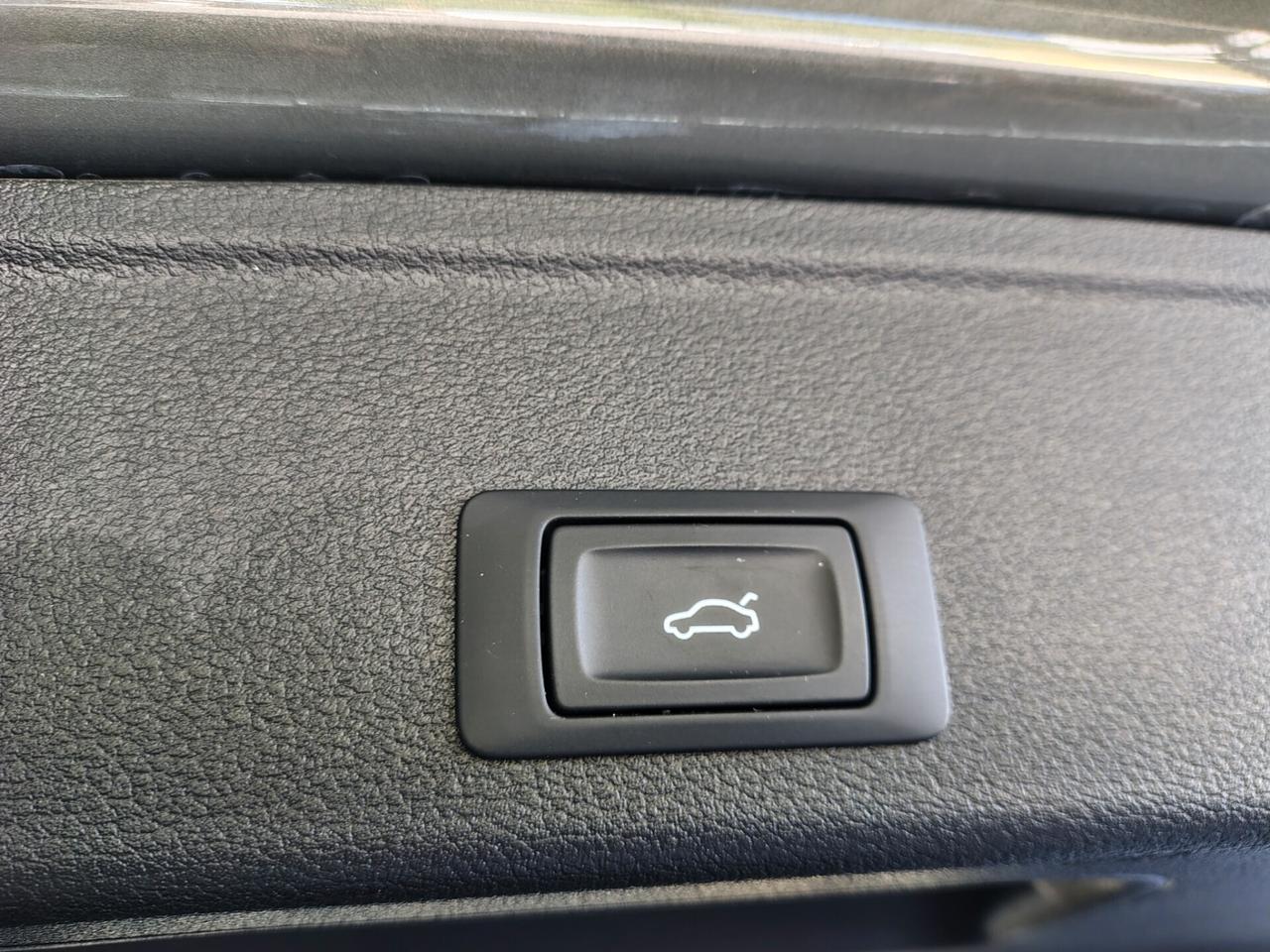 Audi A4 40 TDI quattro S tronic line edition
