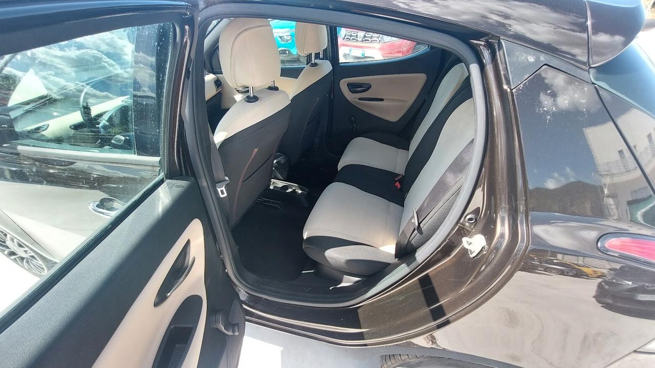 Lancia Ypsilon 1.2 69 CV 5 porte 2013