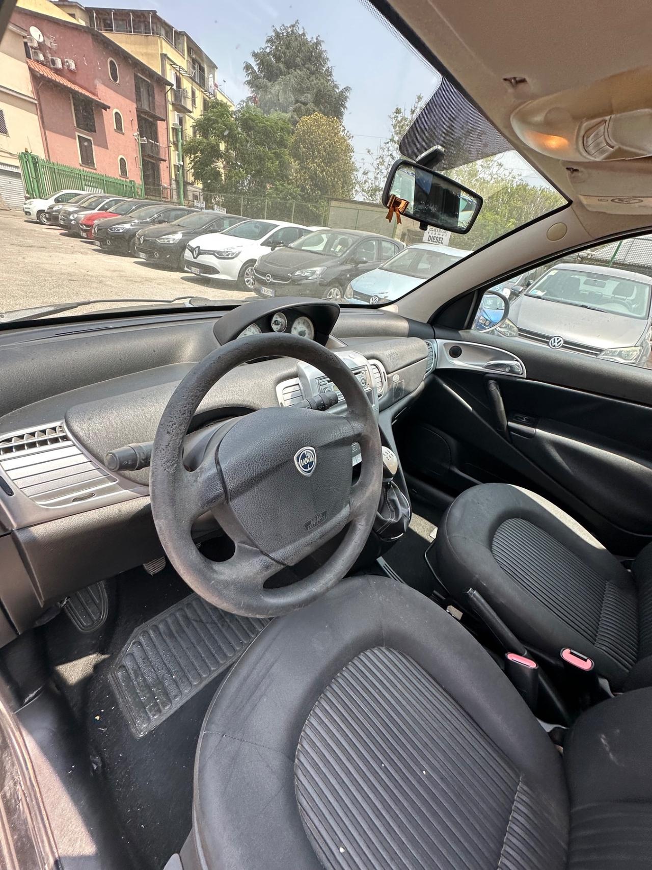 Lancia Ypsilon 1.2 69 CV Elle