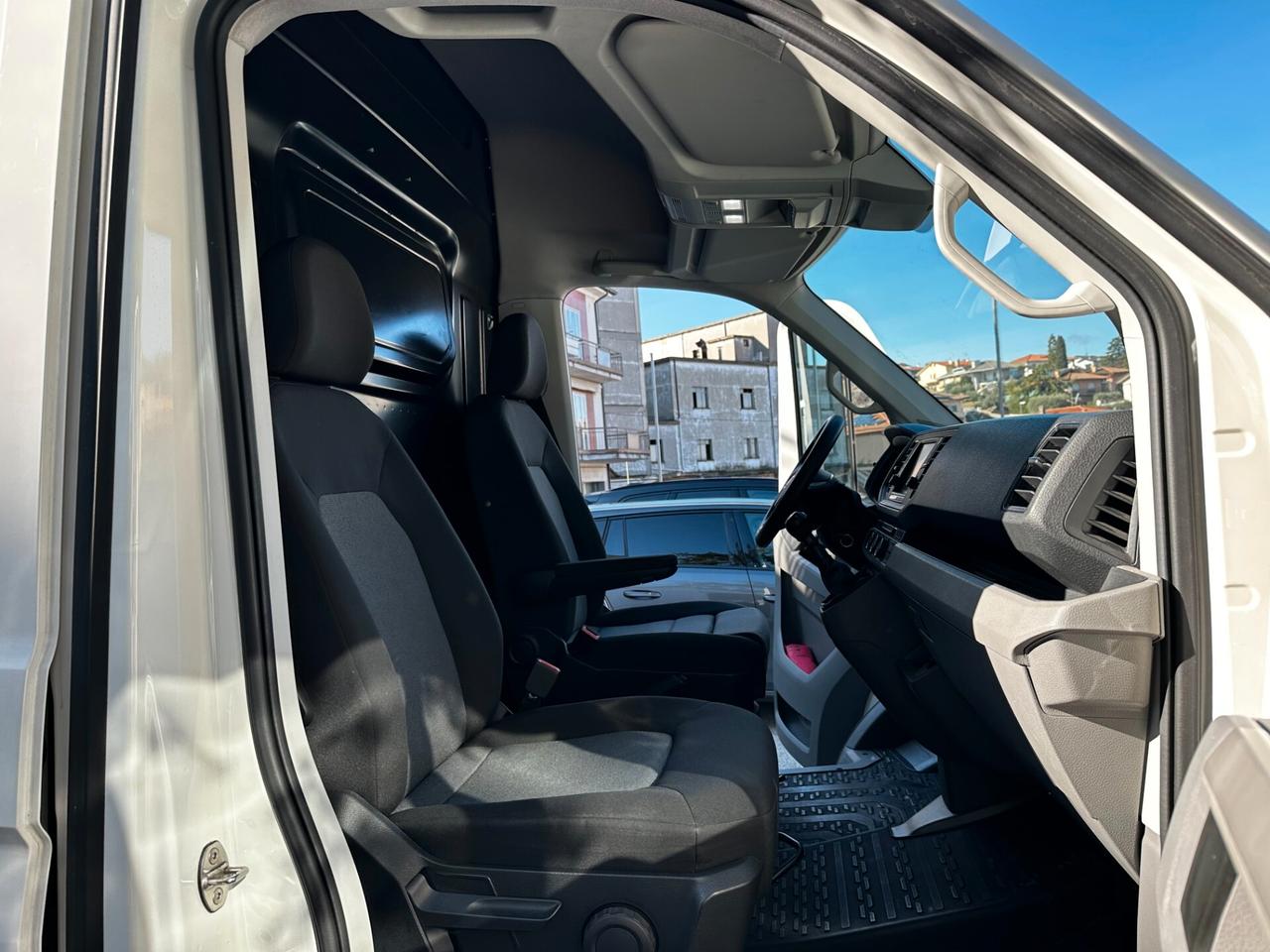 Volkswagen Crafter 35q. 2.0 TDI 140CV. _ LANG