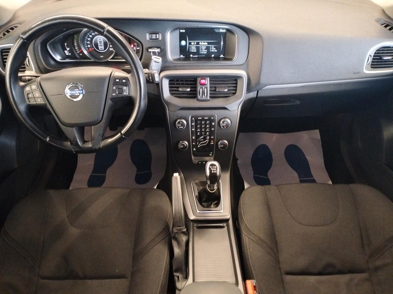 Volvo V40 D2 1.6 Momentum - NEOPATENTATI