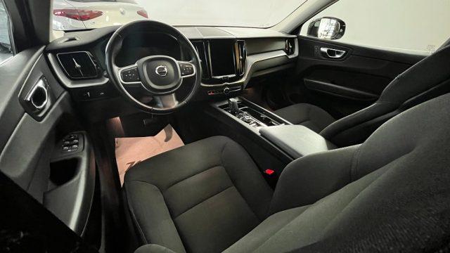 VOLVO XC60 B4 (d) AWD Geartronic Momentum