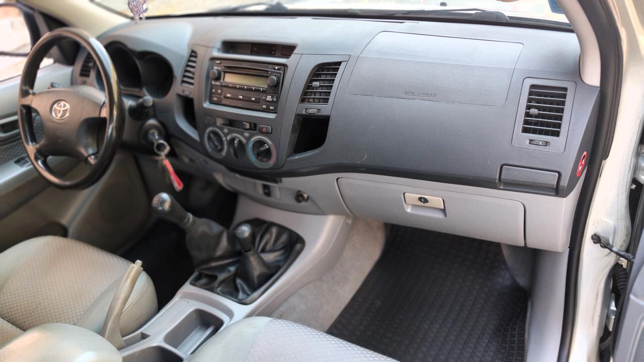 Toyota Hilux 2.5 D-4D 4WD Extra Cab PICK UP