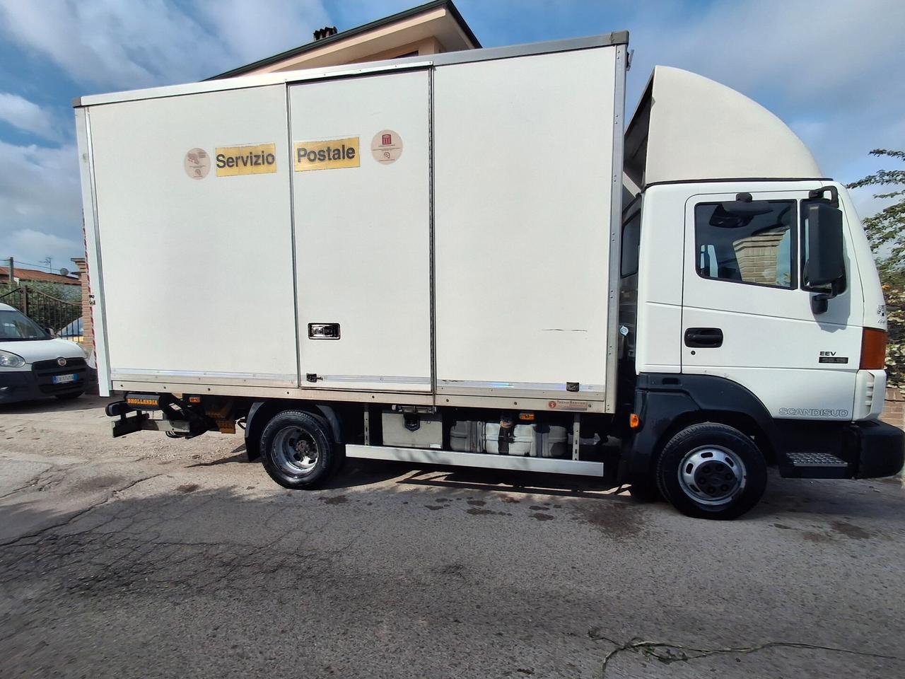 Nissan atelion con pedana posteriore idraulica