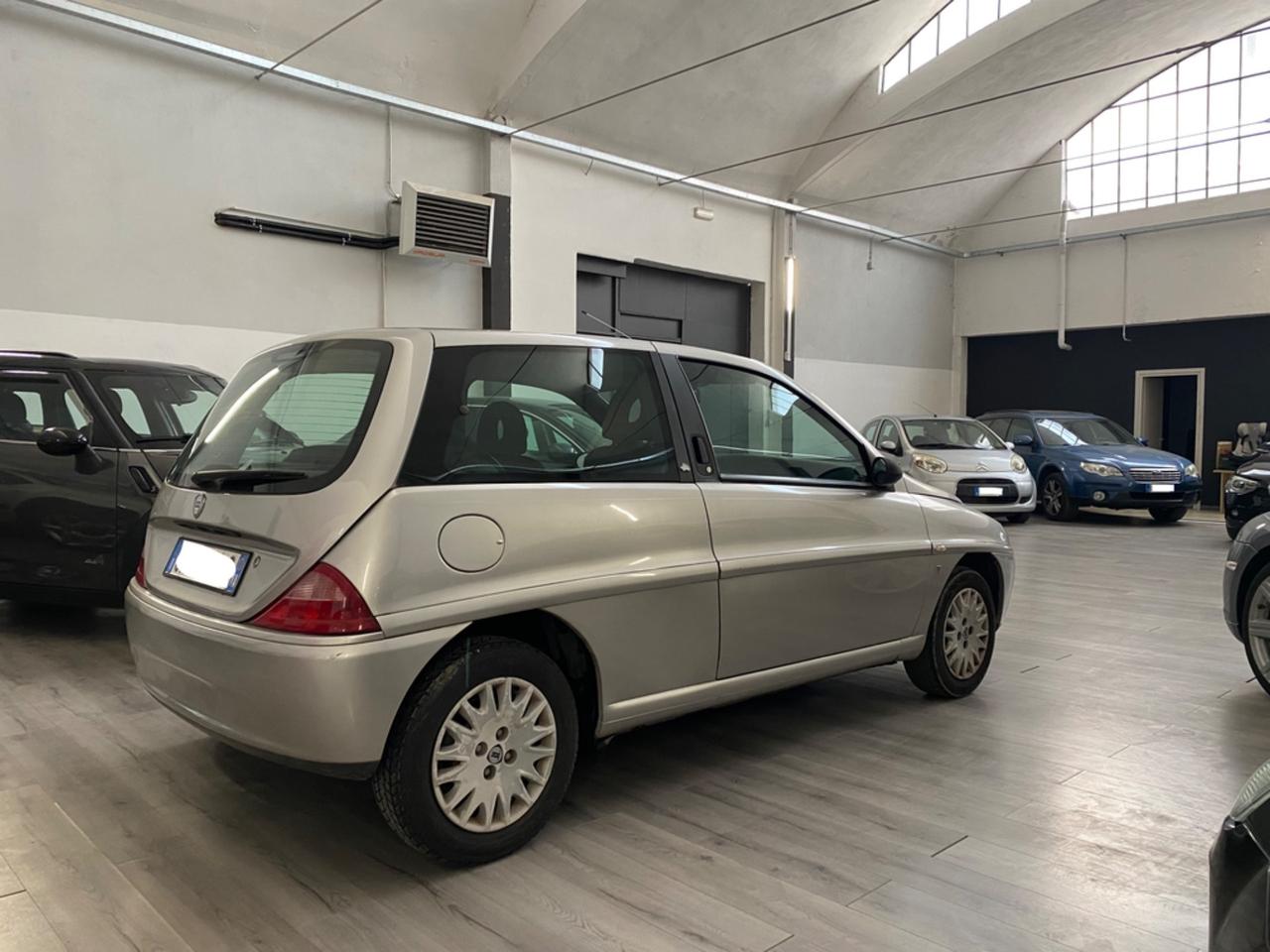 Lancia Y 1.2i cat Elefantino Blu