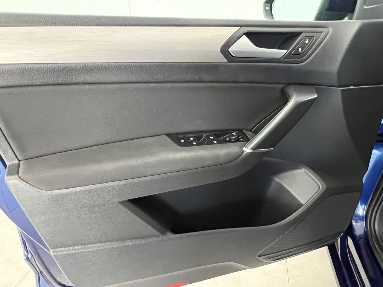 VOLKSWAGEN Touran III 2015 Touran 2.0 tdi Business dsg
