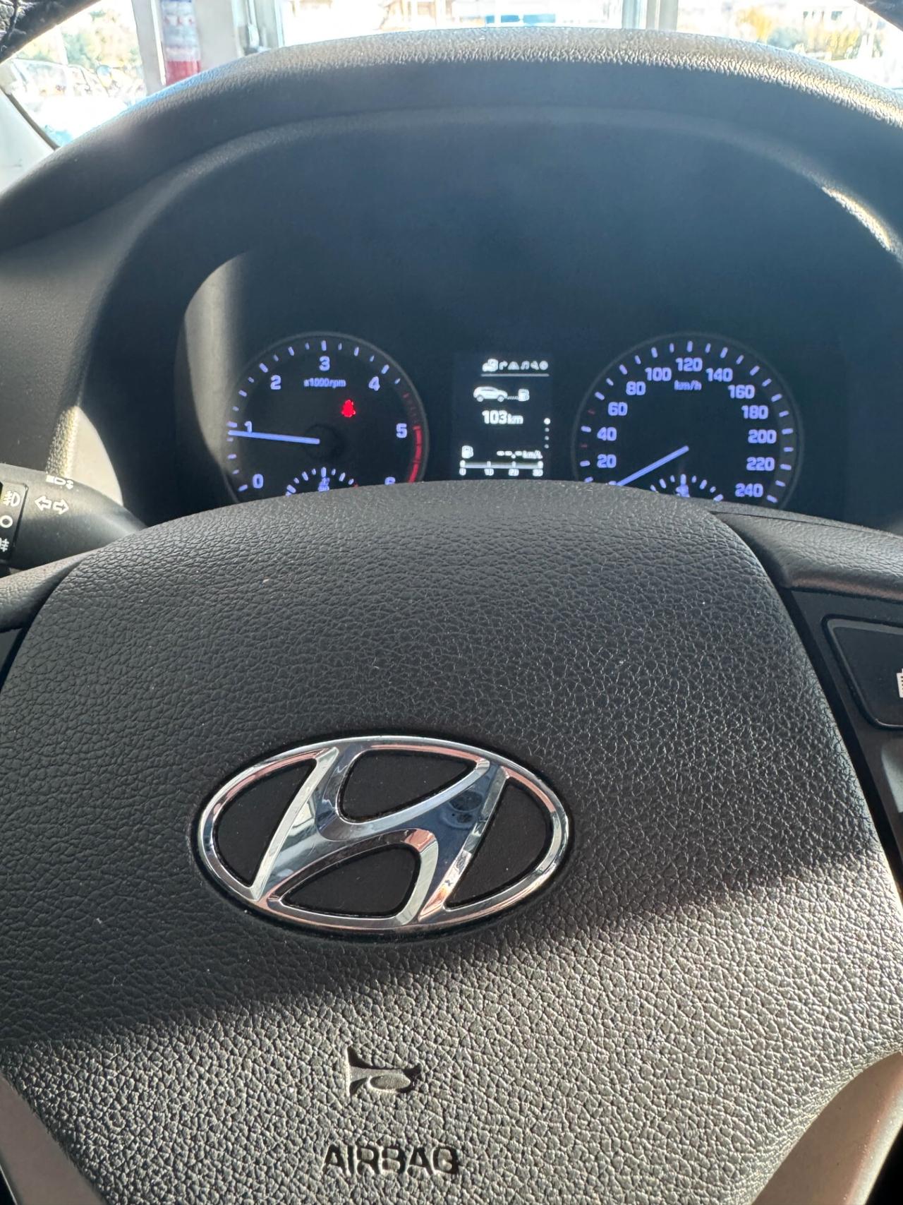 HYNDAI TUCSON 1.7 CRDi XPossible