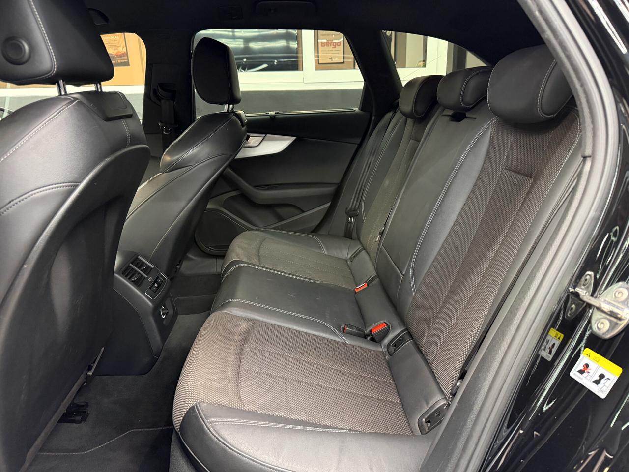 Audi A4 2.0 TDI QUATTRO 190CV SLine Stronic