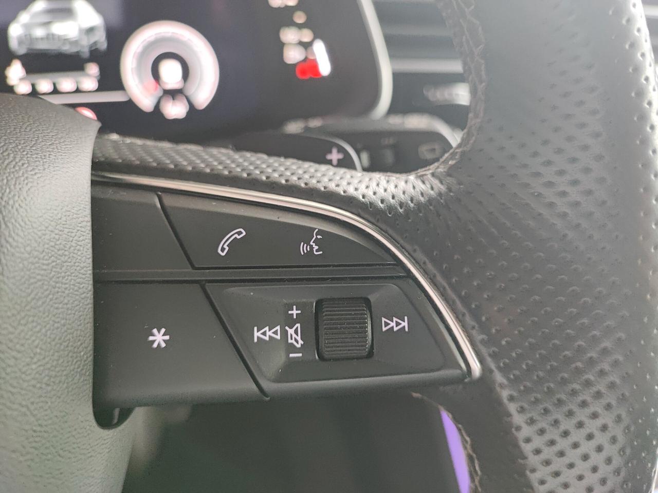 Audi Q8 55 TFSI quattro tiptronic Sline Plus