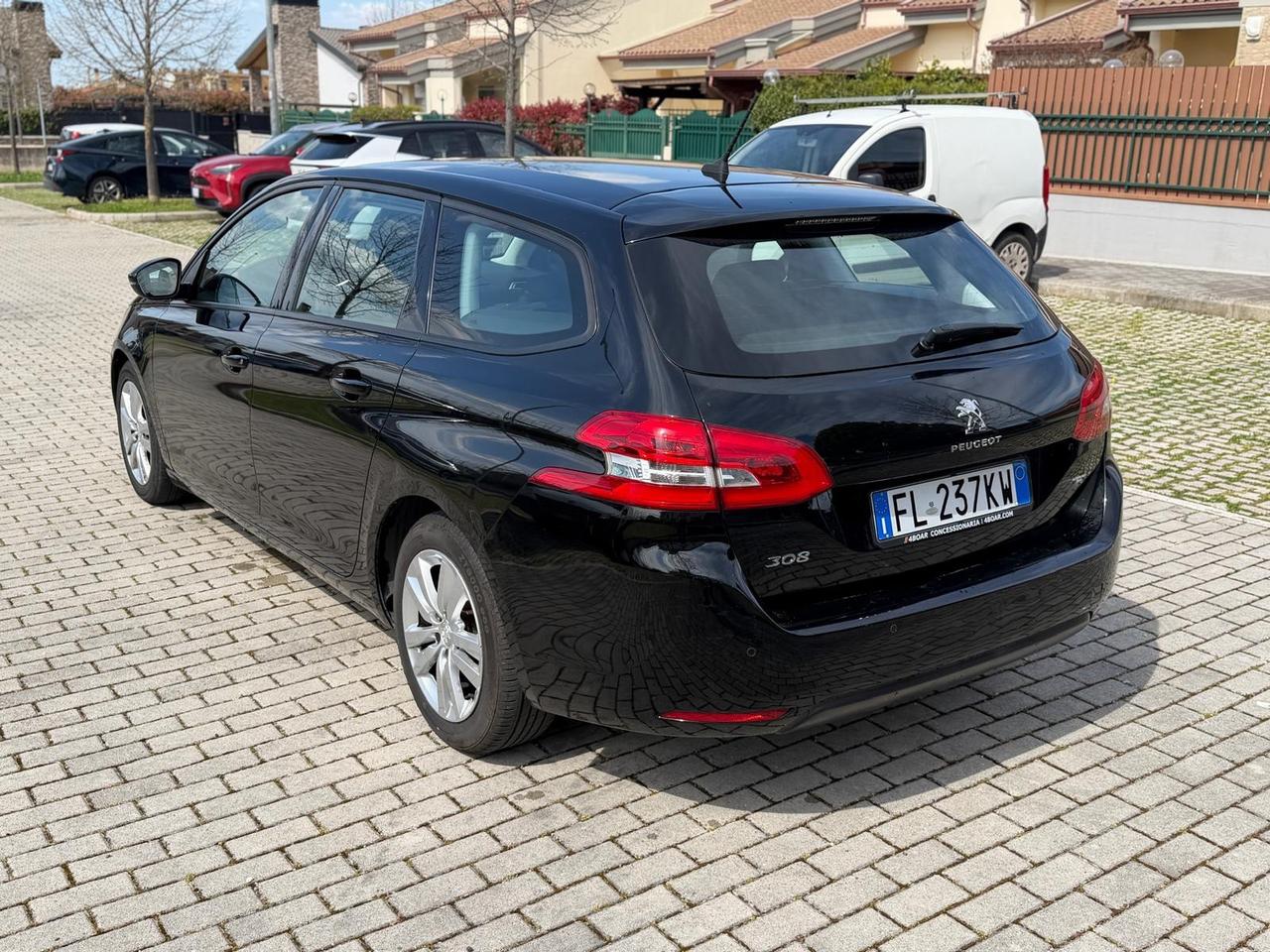 Peugeot 308 BlueHDi 120CV Business *MINIRATE*