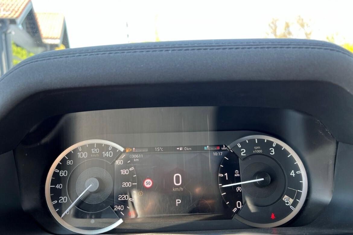 Land Rover Defender 3.0 D200